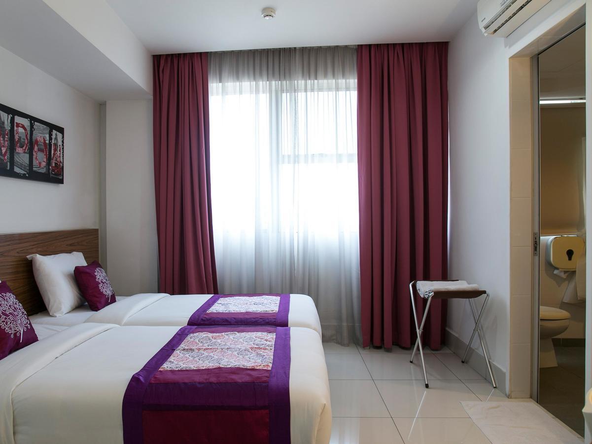 Oyo 180 V Hotel Kuala Lumpur Exterior foto