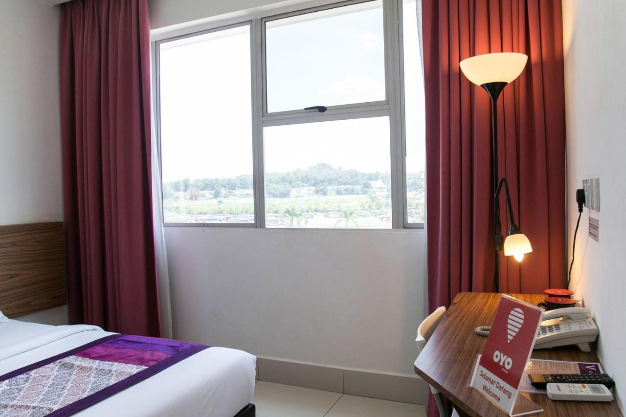 Oyo 180 V Hotel Kuala Lumpur Exterior foto