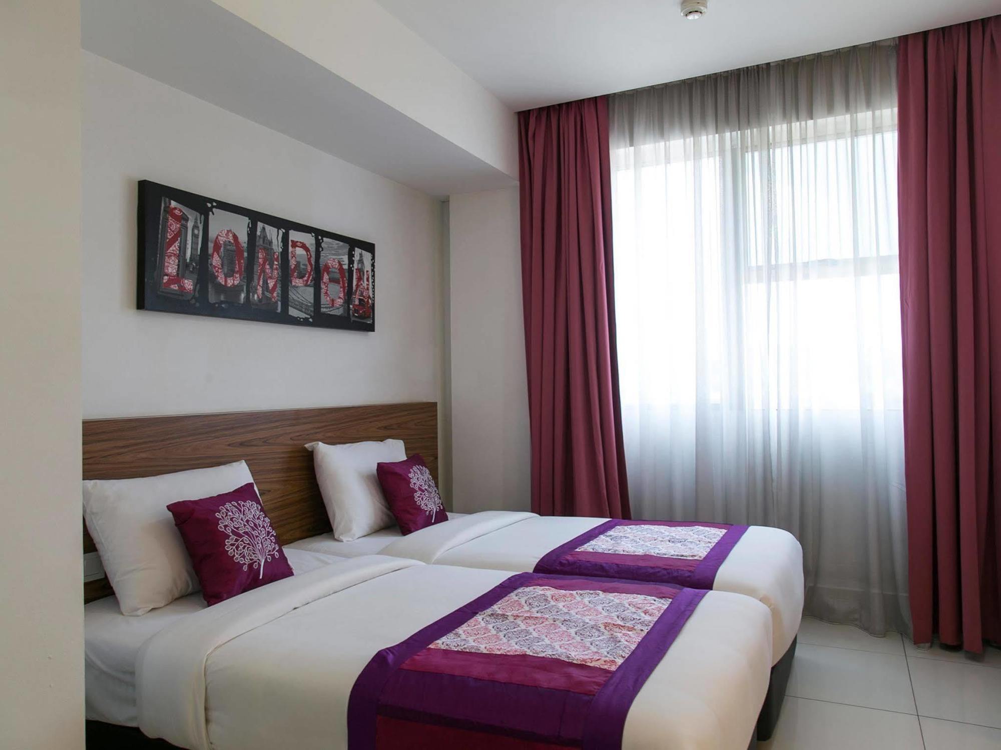 Oyo 180 V Hotel Kuala Lumpur Exterior foto